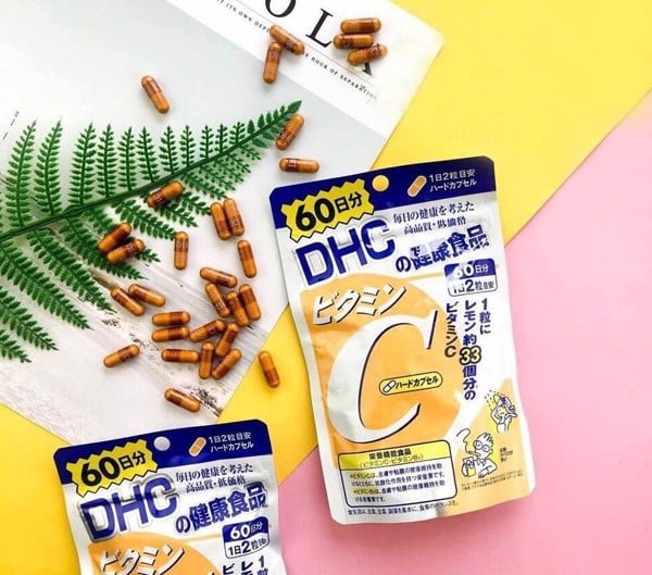 Soi bảng thành phần của viên uống Vitamin C DHC - 2