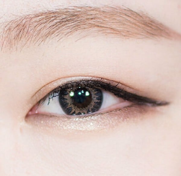 Bí kíp trang điểm nhanh với các thỏi son DHC - 2