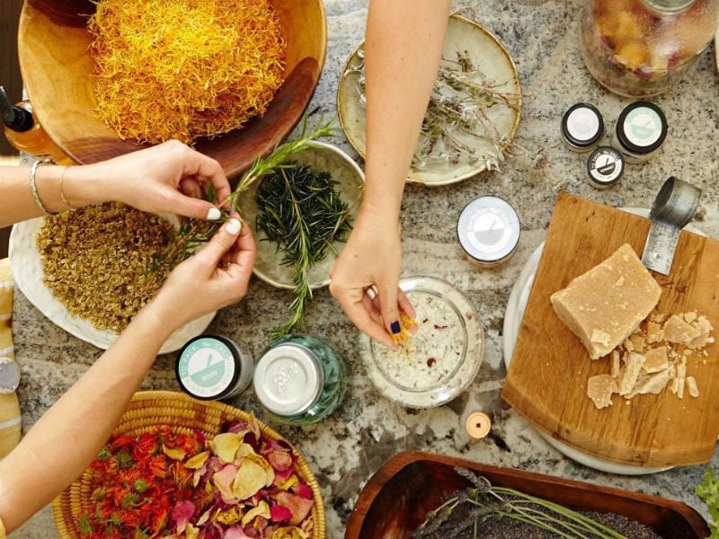 Dưỡng da cho da mụn bạn có thường mắc những sai lầm này?