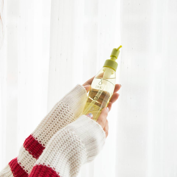 Review dầu tẩy trang DHC Water-friendly Cleansing Oil - 3