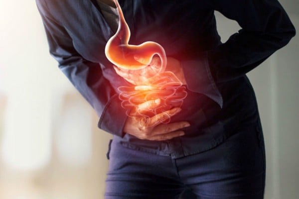 Nguyên nhân gây mụn vùng má
