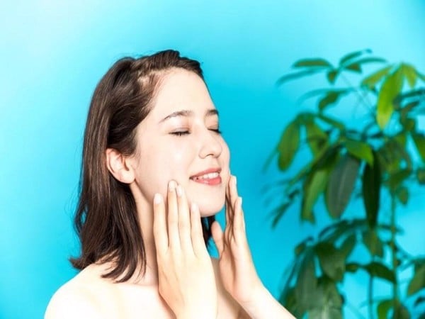 Có serum cấp ẩm, da khô không còn sợ nỗi ám ảnh thiếu nước - 2