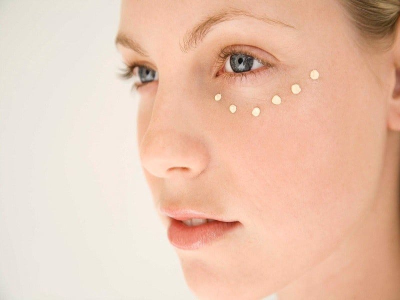 Chăm sóc da vùng mắt hiệu quả - lão hóa không còn là nỗi lo