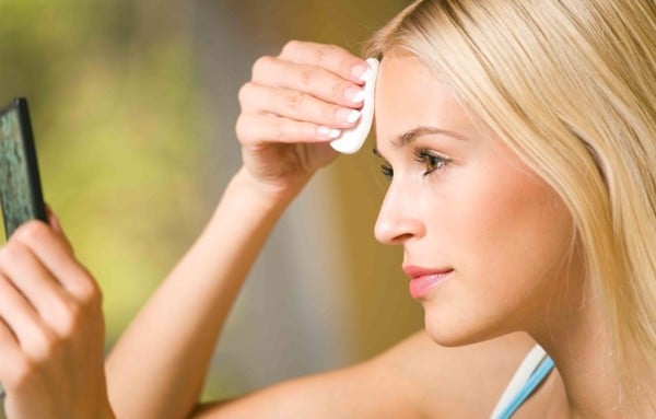 Liệu cồn (alcohol) có ảnh hưởng đến chu trình dưỡng da dầu mụn? - 4