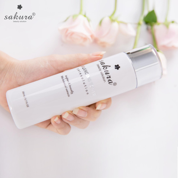 Nước hoa hồng Sakura Balancing Toner