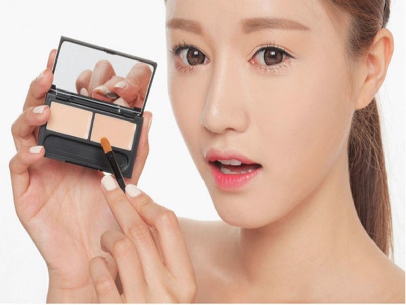 Cách chọn phấn trang điểm cho nàng da mụn