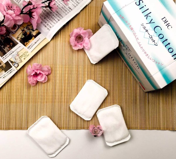 Dùng bông tẩy trang sai cách có thể khiến da bạn xấu đi - 4