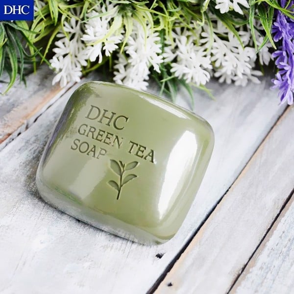 Chăm sóc da nhạy cảm bị mụn với sữa rửa mặt trà xanh - 5