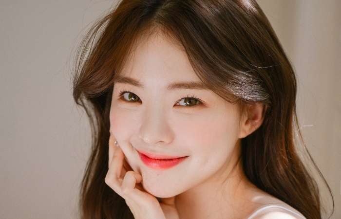 Kiên trì sử dụng collagen nước DHC giúp làn da thêm trắng sáng