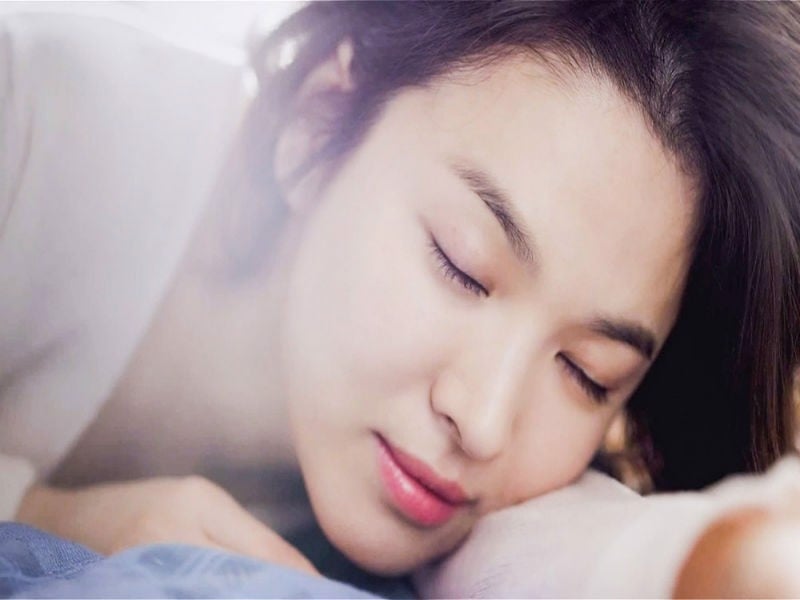  Đắp mặt nạ ngủ đúng cách để đem lại hiệu quả tối đa cho làn da trong giấc ngủ