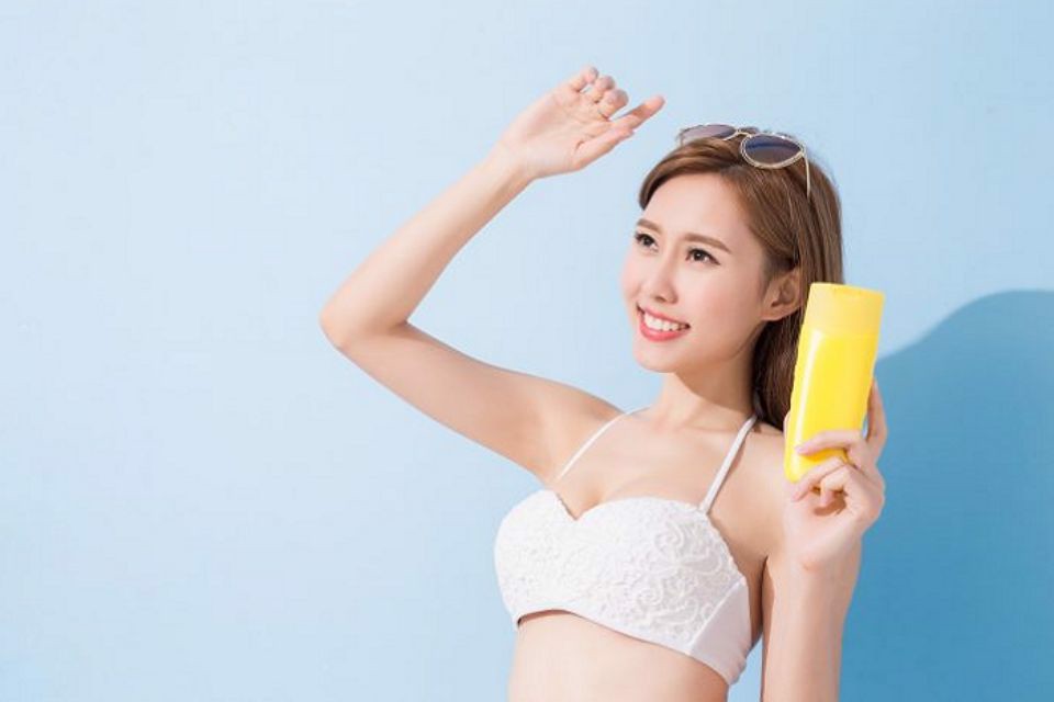 [Giải đáp] Tất tần tật về các loại kem chống nắng body bảo vệ da toàn thân