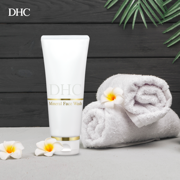 Các loại sữa rửa mặt tốt cho da khô vào mùa đông - 2