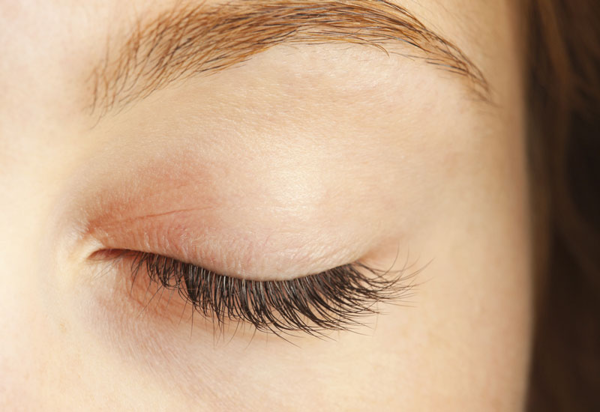 Tại sao nàng không thử phương pháp dưỡng lông mi từ dầu oliu? - 3