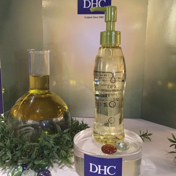 Các loại dầu tẩy trang tốt có chiết xuất dầu olive - 2