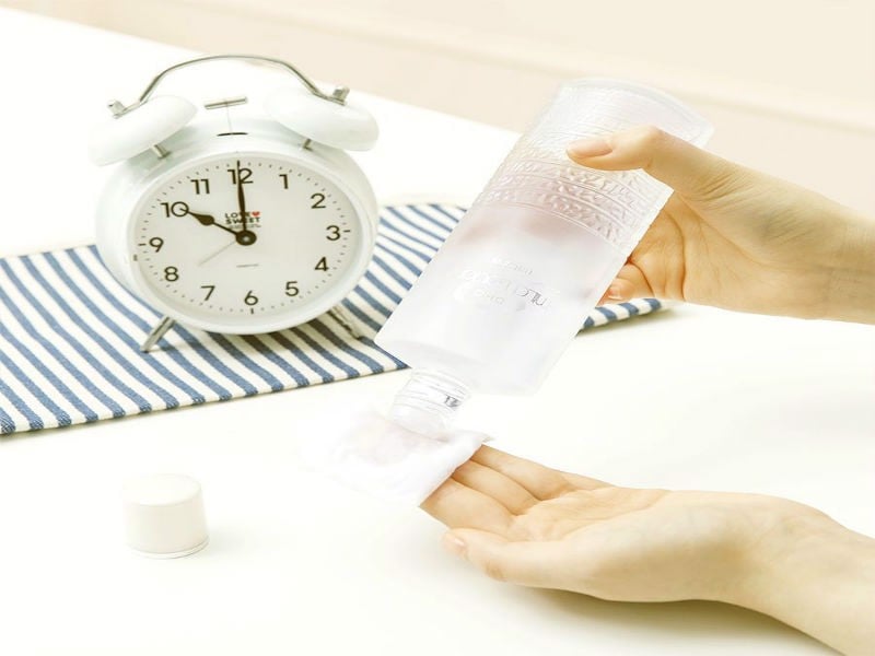 Đã chăm sóc ban đêm sao lại còn dưỡng da ban ngày?