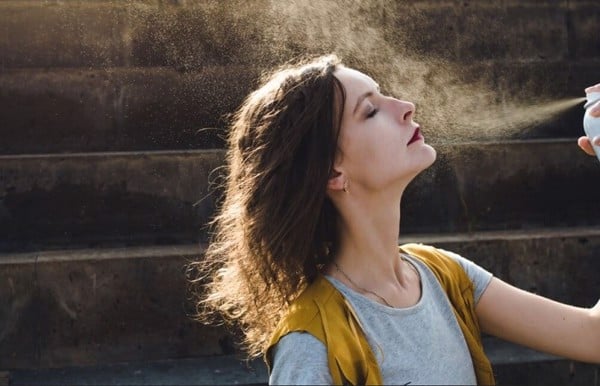 Nước hoa hồng và xịt khoáng khác nhau như thế nào? - 1