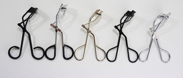 Tuyệt chiêu bấm mi chải mascara cho lông mi đẹp cả ngày - 1