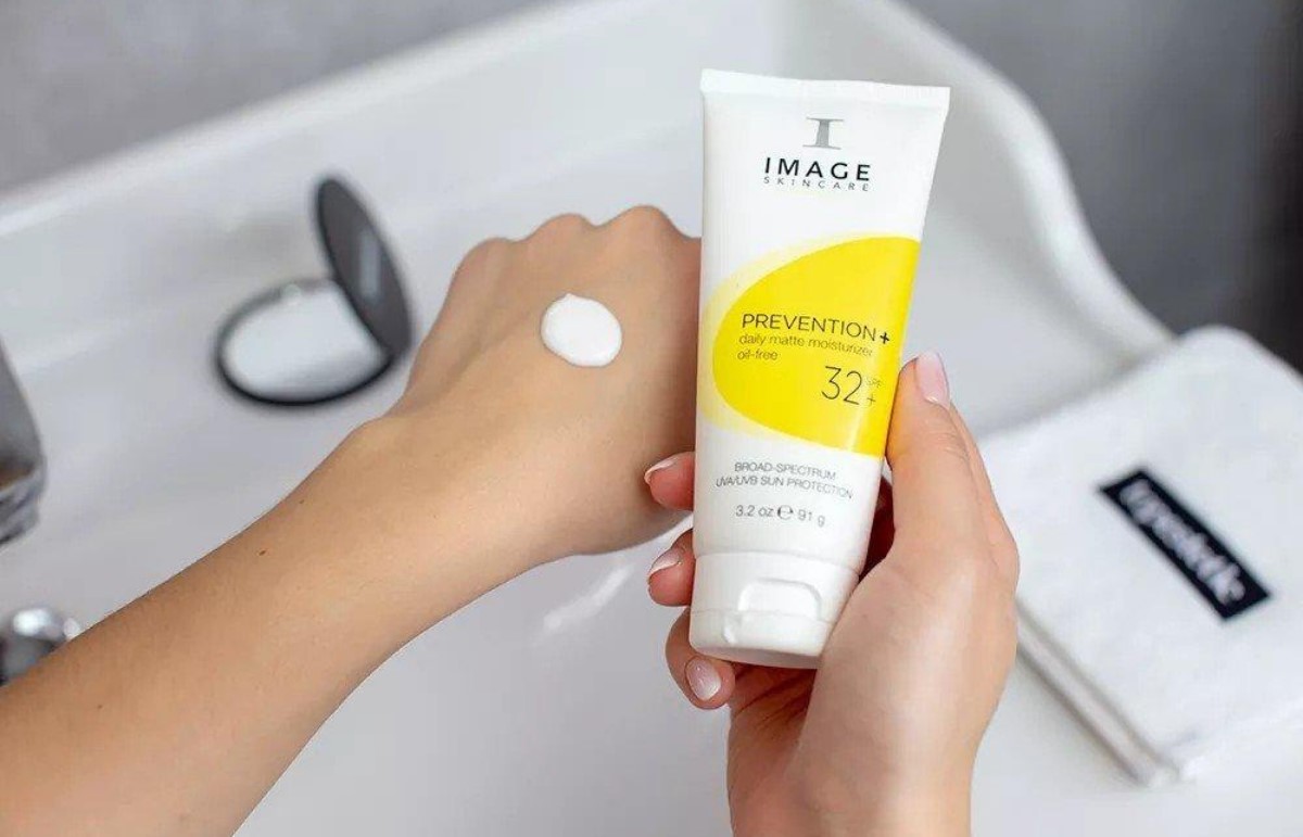 Kem chống nắng Image Skincare Prevention Daily Matte Moisturizer Oil Free