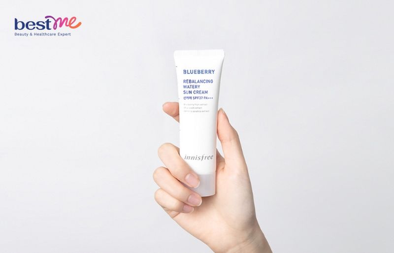 Innisfree Blueberry Rebalancing Watery Sun Cream - sản phẩm kem chống nắng vật lý phổ rộng Hàn Quốc