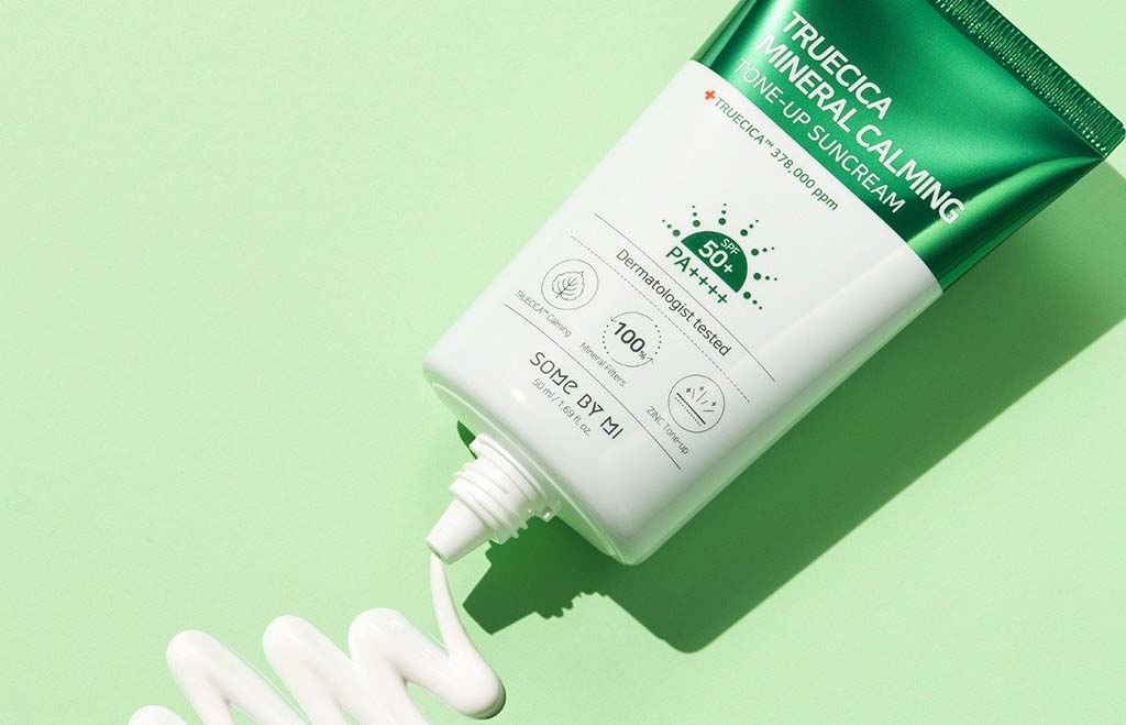 Kem chống nắng Some By Mi Truecica Mineral Calming Tone-Up Sunscreen
