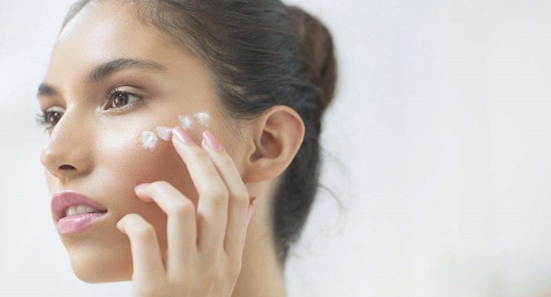 TOP 15 kem chống nắng vật lý cho da dầu mụn không gây kích ứng