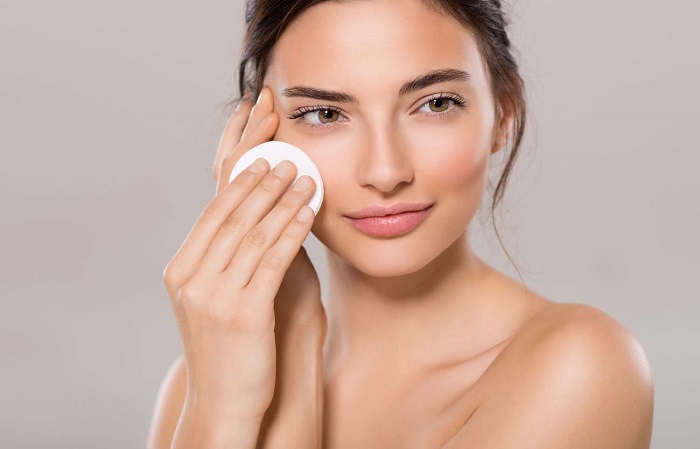 Tẩy trang giúp làn da sạch sâu, loại bỏ bụi bẩn
