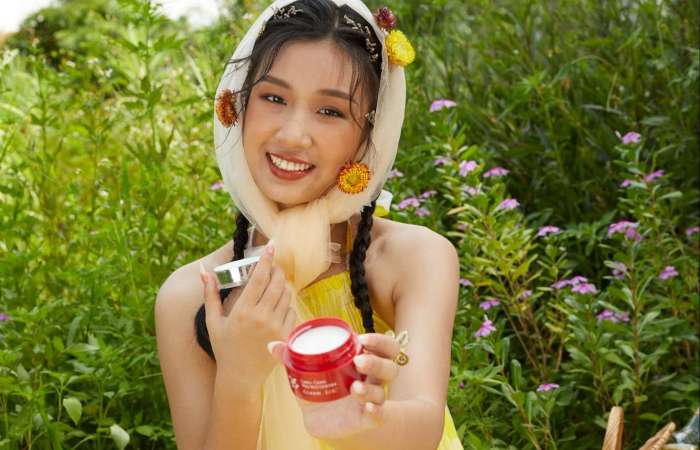 Kem dưỡng da tàn nhang Camu Camu Pro từ thương hiệu DHC