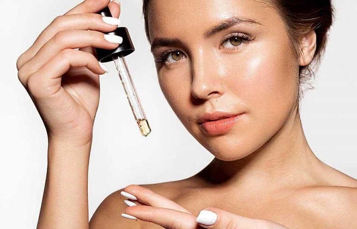 Nên bổ sung serum vào routine dưỡng da nhạy cảm