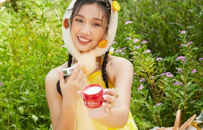 Kem dưỡng trắng da se khít lỗ chân lông DHC Camu Camu Pro Whitening Cream