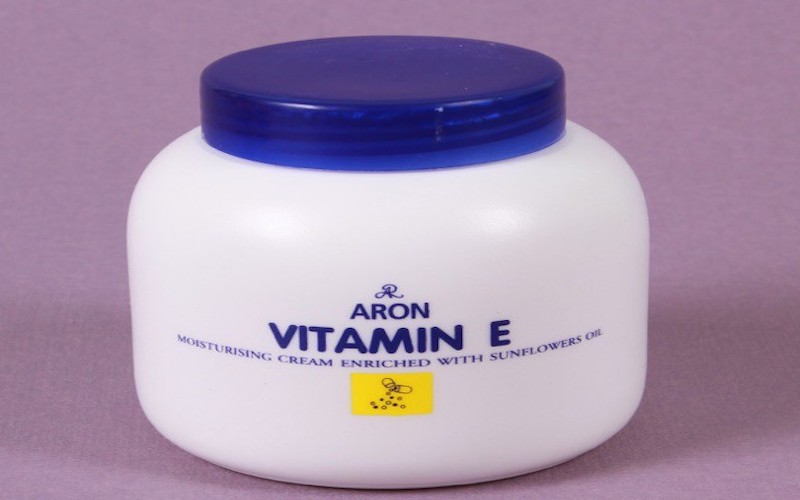 kem-duong-vitamin-e-thai-lan-aron-co-tot-khong-gia-bao-nhieu-1 Kem dưỡng vitamin E Thái Lan Aron có tốt không? Giá bao nhiêu? - 1