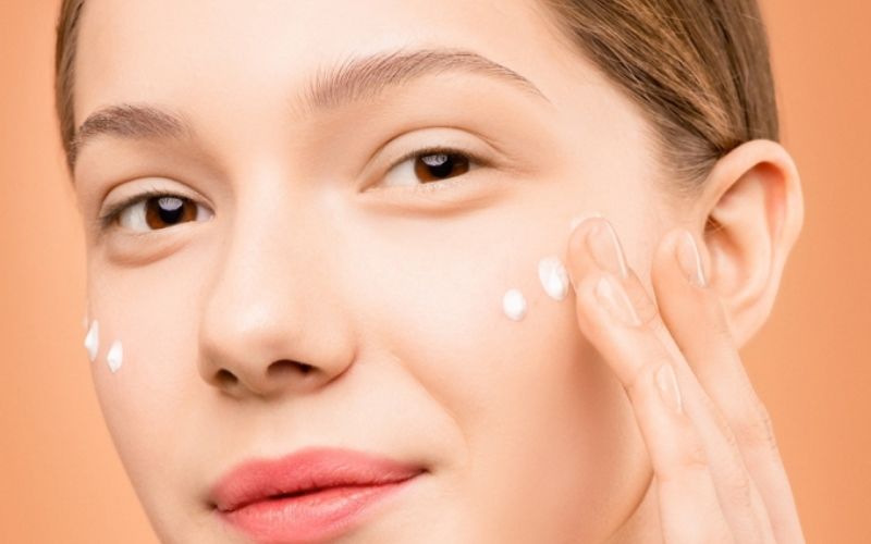 kem-nen-collagen-la-gi-dung-cho-da-gi-review-7-loai-tot-nhat-1 Kem nền collagen là gì? Dùng cho da gì? REVIEW 7 loại tốt nhất - 1
