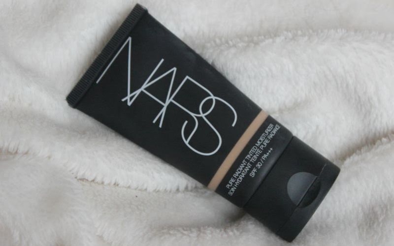 Nars Pure Radiant Tinted Moisturizer cho lớp nền tự nhiên, che phủ cao