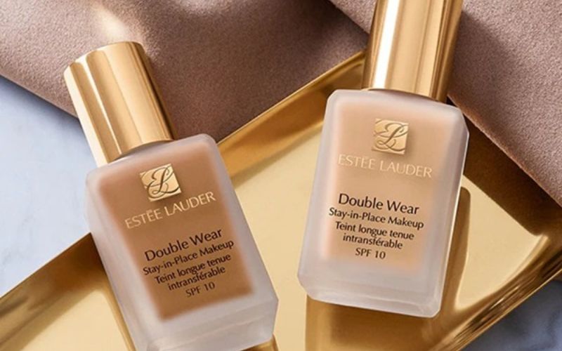 Estee Lauder Double Wear Stay In Place tạo lớp nền lâu trôi, bền màu cả ngày dài