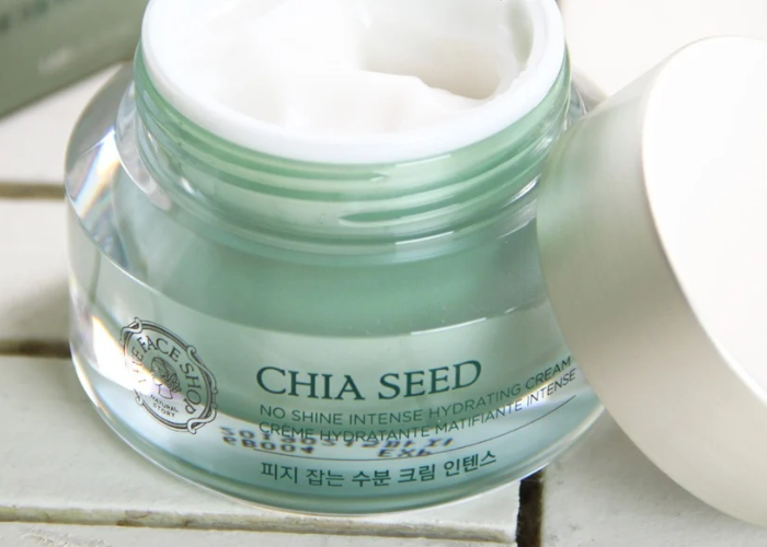 The Face Shop Chia Seed Moisture Recharge Cream được đánh giá cao về khả năng cải thiện tình trạng da dầu mụn