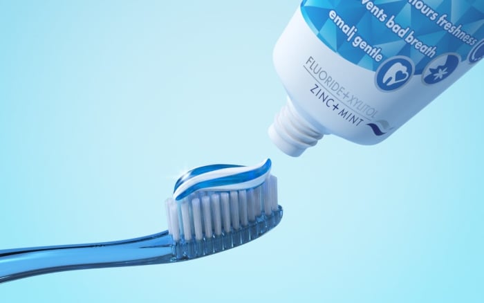 Kem đánh răng chứa nhiều thành phần tiêu diệt vi khuẩn gây mụn