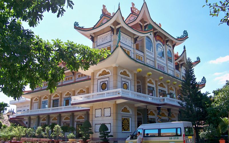 kham-pha-14-ngoi-chua-vung-tau-co-ve-dep-doc-dao-nen-di-nhat-4 Khám phá 14 ngôi chùa Vũng Tàu có vẻ đẹp độc đáo nên đi nhất - 4