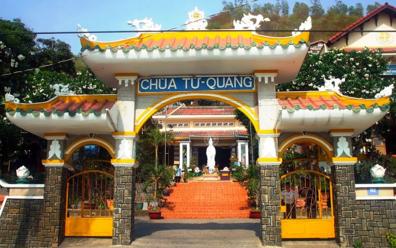 kham-pha-14-ngoi-chua-vung-tau-co-ve-dep-doc-dao-nen-di-nhat-9 Khám phá 14 ngôi chùa Vũng Tàu có vẻ đẹp độc đáo nên đi nhất - 9
