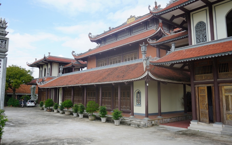 kham-pha-19-ngoi-chua-o-hai-duong-dep-va-linh-thieng-nhat-12 Khám phá 19 ngôi chùa ở Hải Dương đẹp và linh thiêng nhất - 12