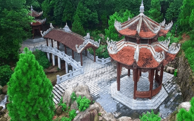 kham-pha-19-ngoi-chua-o-hai-duong-dep-va-linh-thieng-nhat-17 Khám phá 19 ngôi chùa ở Hải Dương đẹp và linh thiêng nhất - 17