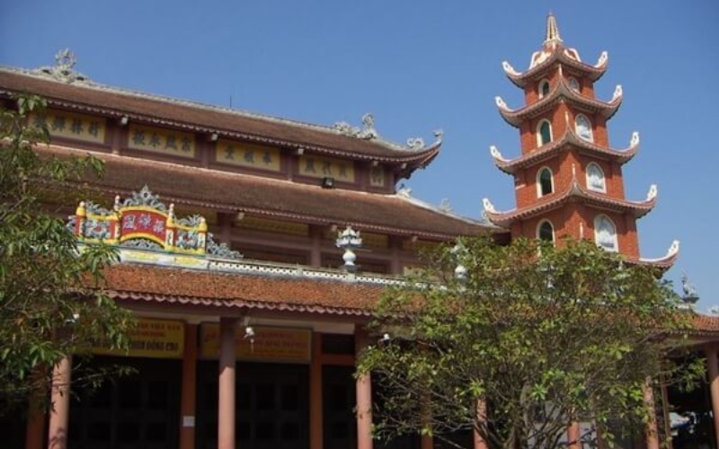 kham-pha-19-ngoi-chua-o-hai-duong-dep-va-linh-thieng-nhat-4 Khám phá 19 ngôi chùa ở Hải Dương đẹp và linh thiêng nhất - 4
