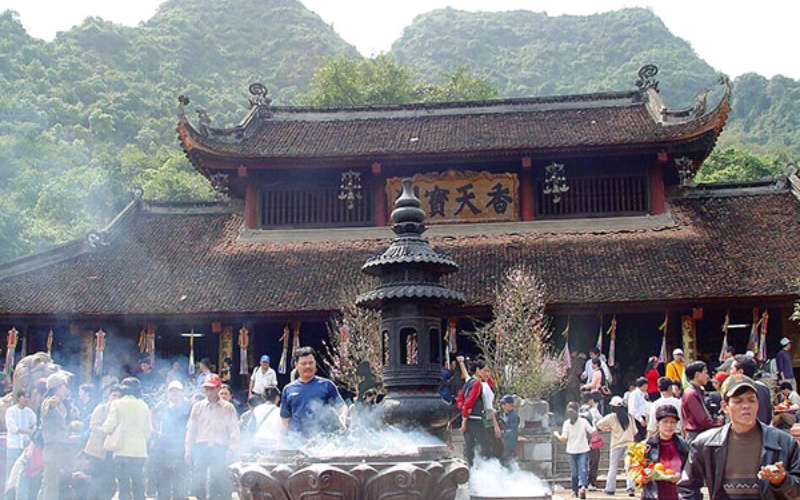 kham-pha-19-ngoi-chua-o-hai-duong-dep-va-linh-thieng-nhat-6 Khám phá 19 ngôi chùa ở Hải Dương đẹp và linh thiêng nhất - 6