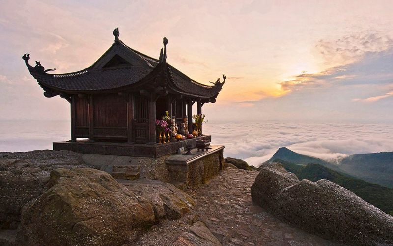 kham-pha-chua-dong-yen-tu-o-dau-tho-ai-cao-bao-nhieu-met-1 Khám phá chùa Đồng Yên Tử ở đâu? Thờ ai? Cao bao nhiêu mét? - 1