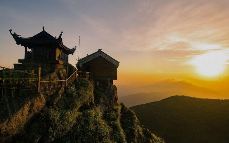 kham-pha-chua-dong-yen-tu-o-dau-tho-ai-cao-bao-nhieu-met-3 Khám phá chùa Đồng Yên Tử ở đâu? Thờ ai? Cao bao nhiêu mét? - 3