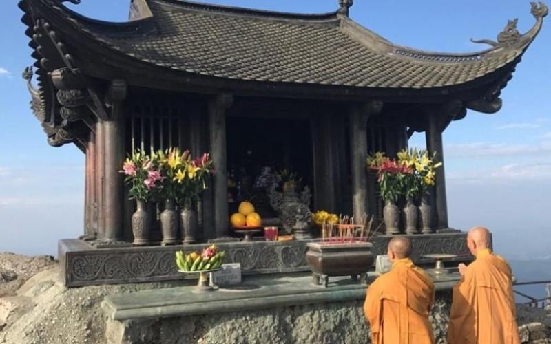 kham-pha-chua-dong-yen-tu-o-dau-tho-ai-cao-bao-nhieu-met-4 Khám phá chùa Đồng Yên Tử ở đâu? Thờ ai? Cao bao nhiêu mét? - 4