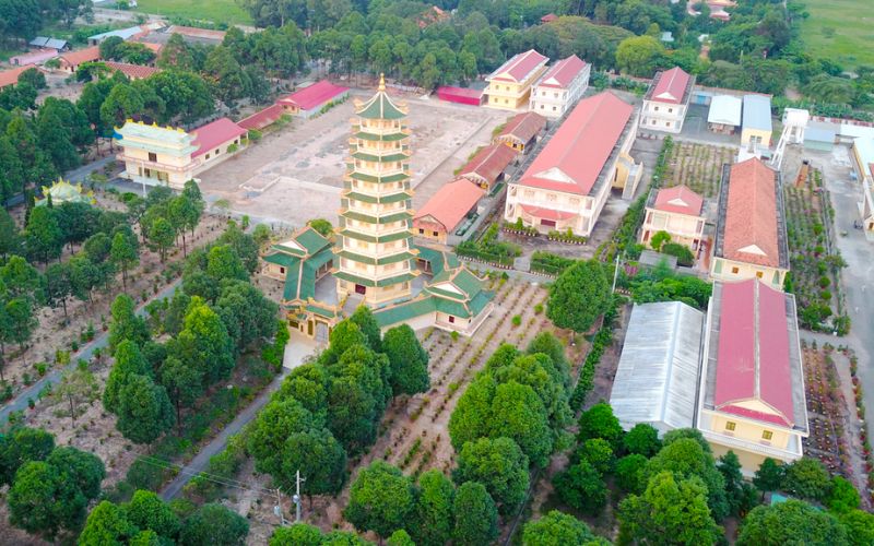 kham-pha-chua-phat-quang-vung-tau-linh-thieng-giua-nui-rung-4 Khám phá chùa Phật Quang Vũng Tàu linh thiêng giữa núi rừng - 4
