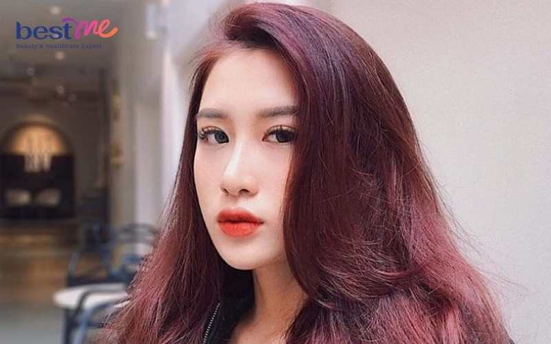 khong-bao-gio-loi-mot-voi-kieu-toc-mau-do-tram-thoi-thuong-6 Không bao giờ lỗi mốt với kiểu tóc màu đỏ trầm thời thượng - 6