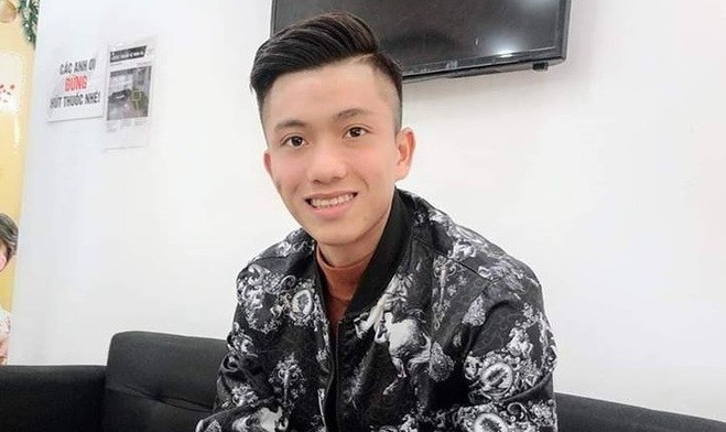 hinh-anh-cac-kieu-toc-cau-thu-viet-nam-dot-chay-san-co-20 Hình ảnh các kiểu tóc cầu thủ Việt Nam đốt cháy sân cỏ - 20