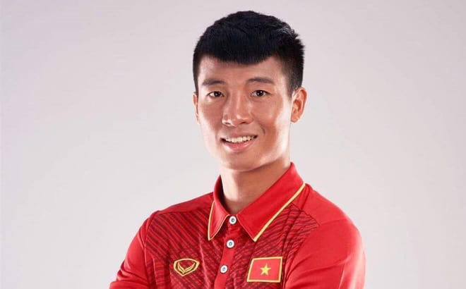hinh-anh-cac-kieu-toc-cau-thu-viet-nam-dot-chay-san-co-34 Hình ảnh các kiểu tóc cầu thủ Việt Nam đốt cháy sân cỏ - 34