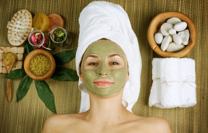 Đắp mặt nạ tự nhiên để dịu da