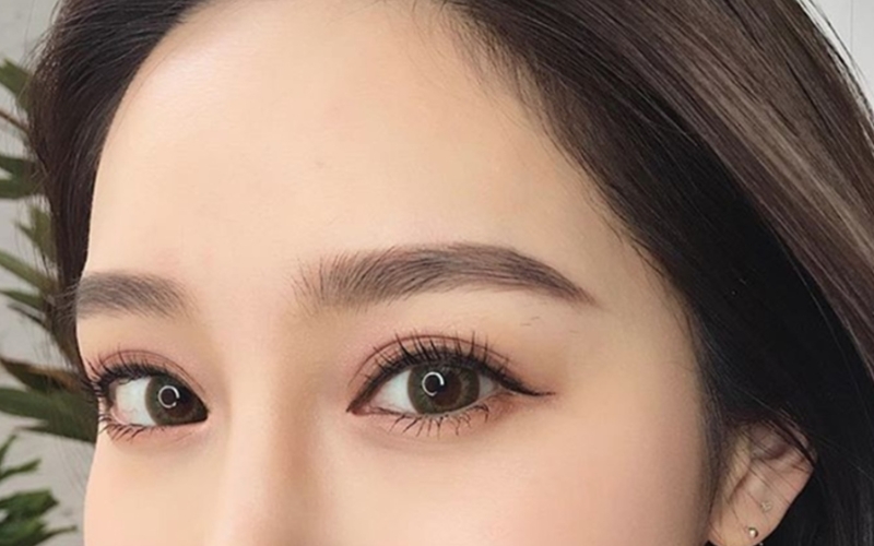 long-may-den-nen-nhuom-toc-mau-gi-cach-chon-mau-long-may-hop-voi-mau-toc-va-da-8 Lông mày đen nên nhuộm tóc màu gì? Cách chọn màu lông mày hợp với màu tóc và da - 8